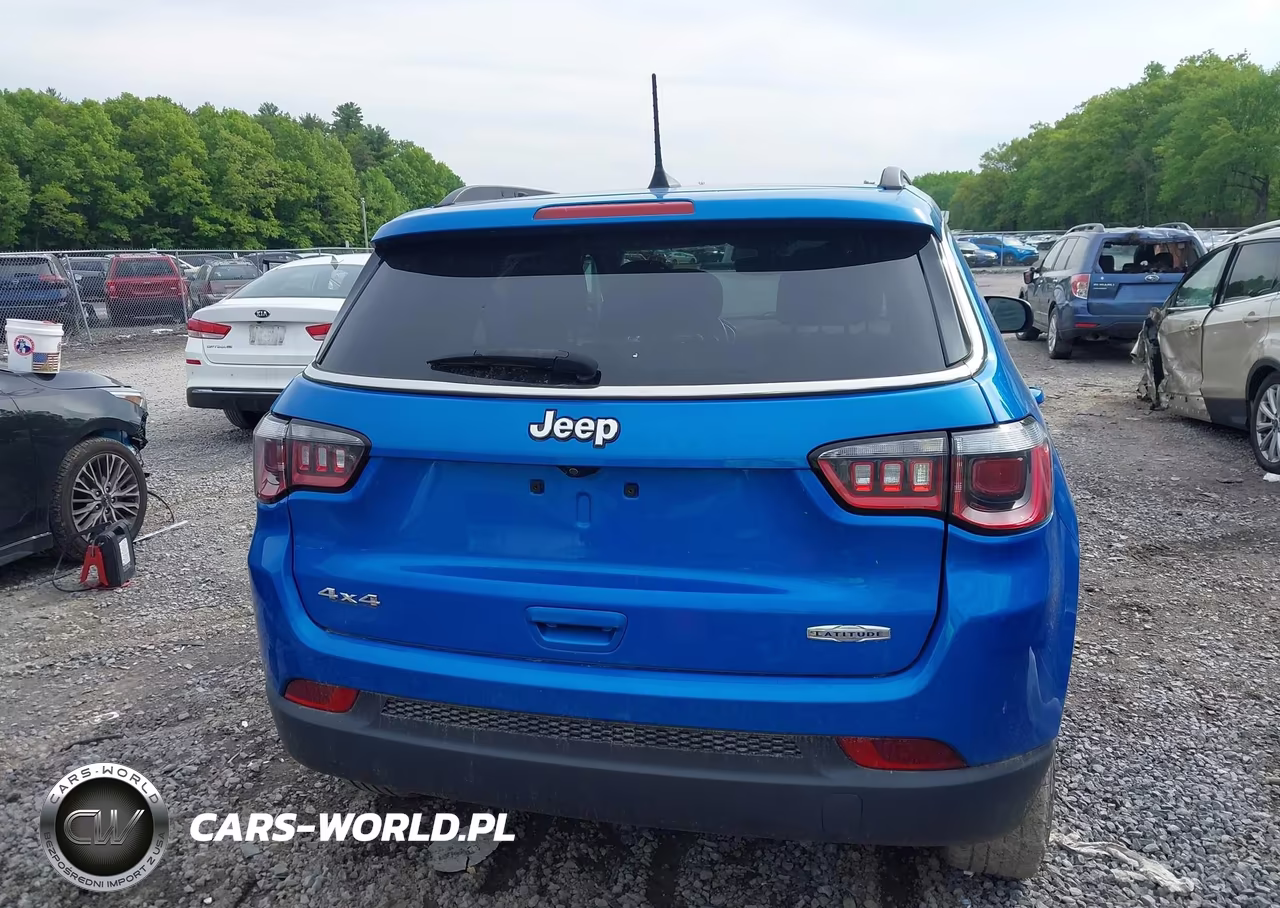 2018 Jeep Compass Latitude 4X4 VIN:3C4NJDBB2JT436085 - 17