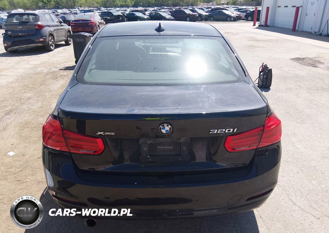 2018 BMW 320I xDrive VIN:WBA8E5G50JNU45973 - 16