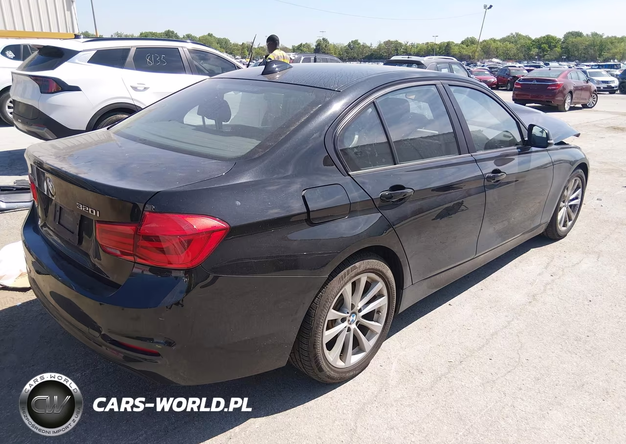 2018 BMW 320I xDrive VIN:WBA8E5G50JNU45973 - 4