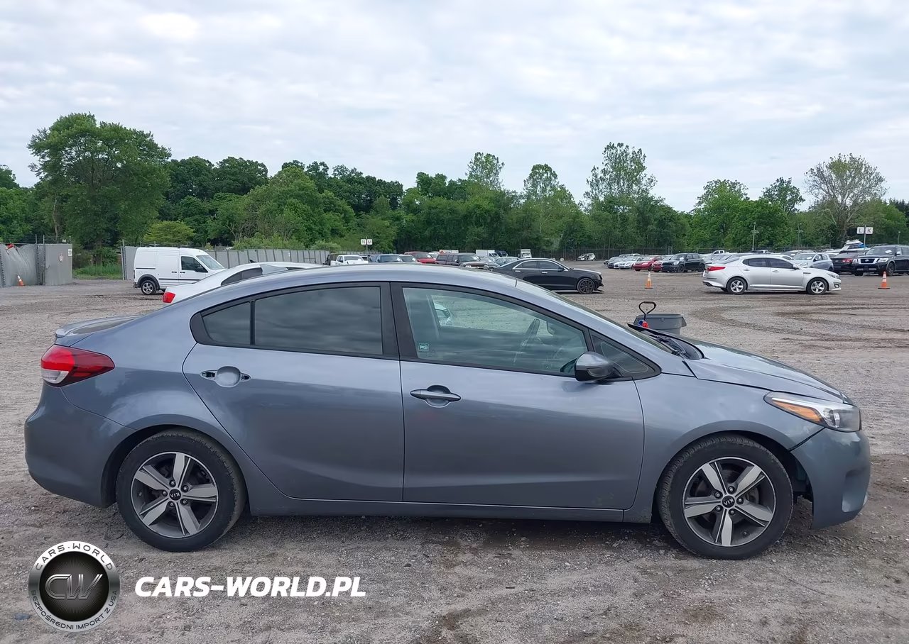 2018 Kia Forte S VIN:3KPFL4A72JE195533 - 14