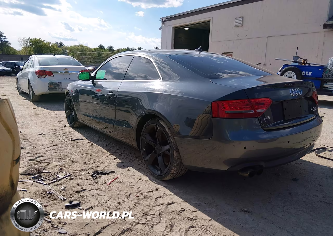 2010 Audi A5 2.0T Premium VIN:WAULFAFR5AA001077 - 3