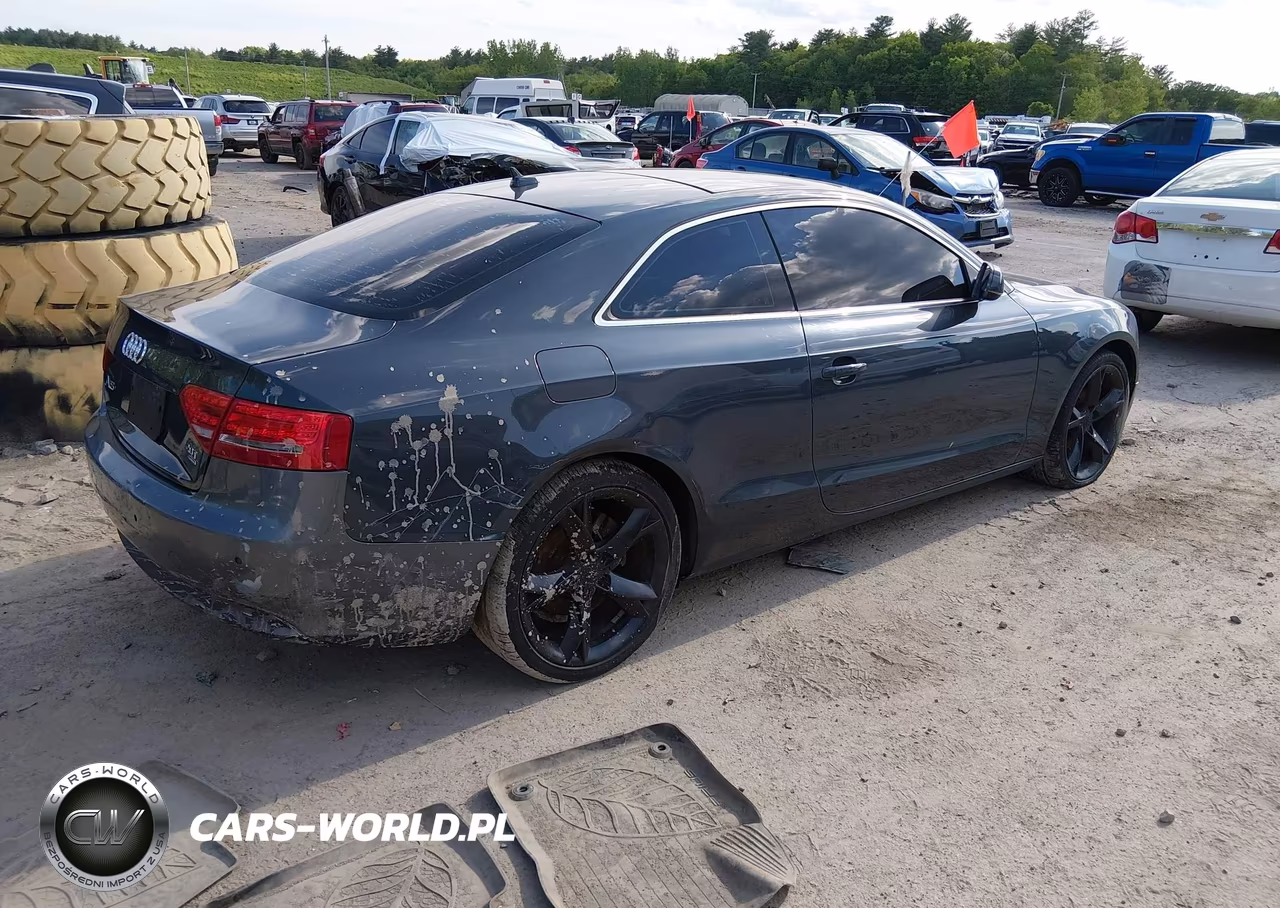 2010 Audi A5 2.0T Premium VIN:WAULFAFR5AA001077 - 4