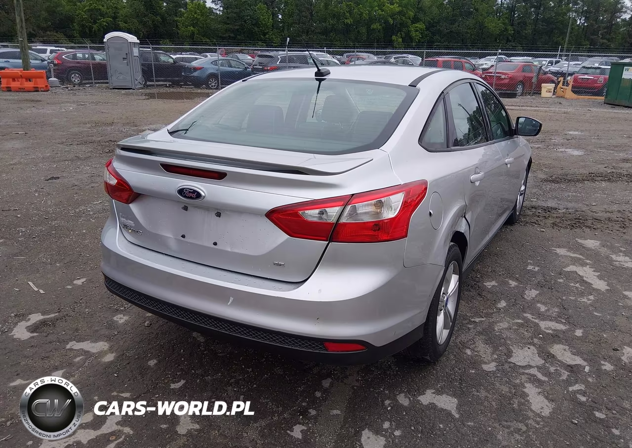 2012 Ford Focus Se VIN:1FAHP3F2XCL341343 - 4