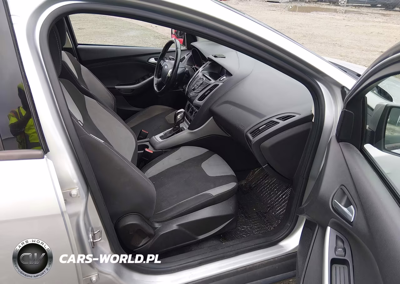2012 Ford Focus Se VIN:1FAHP3F2XCL341343 - 5