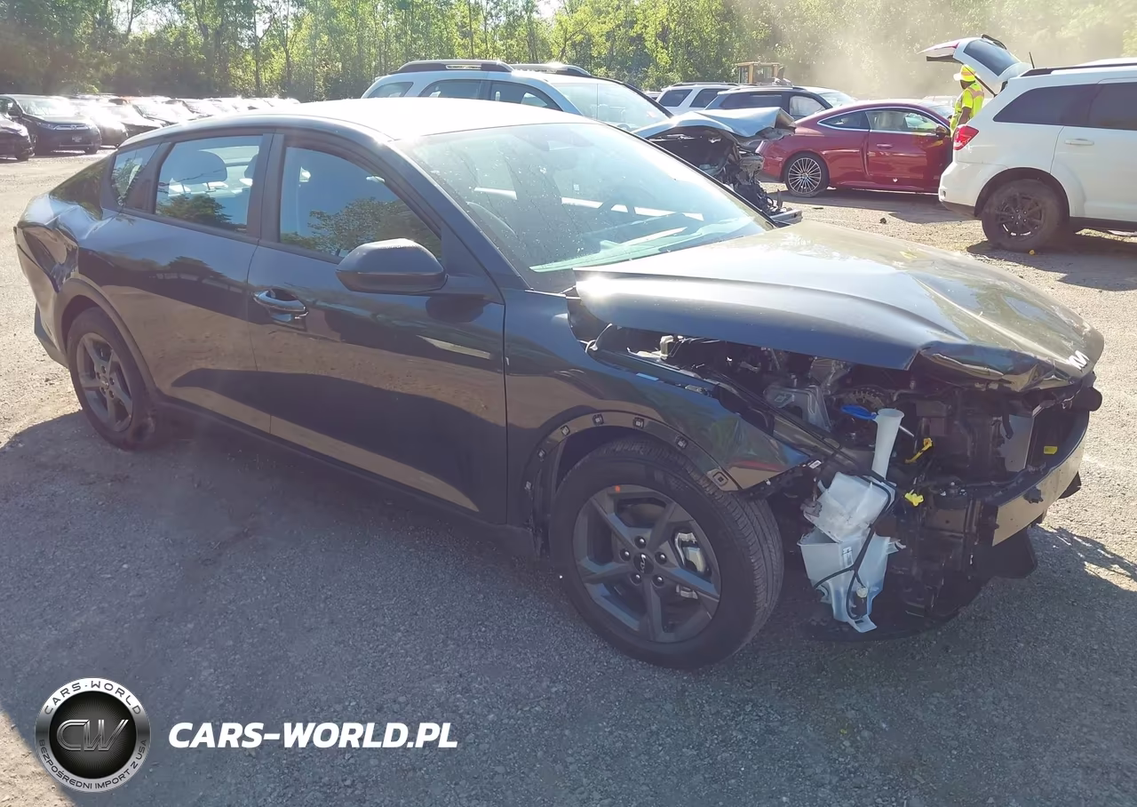 2026 Kia K4 Lxs – zdjęcie 1 z 17