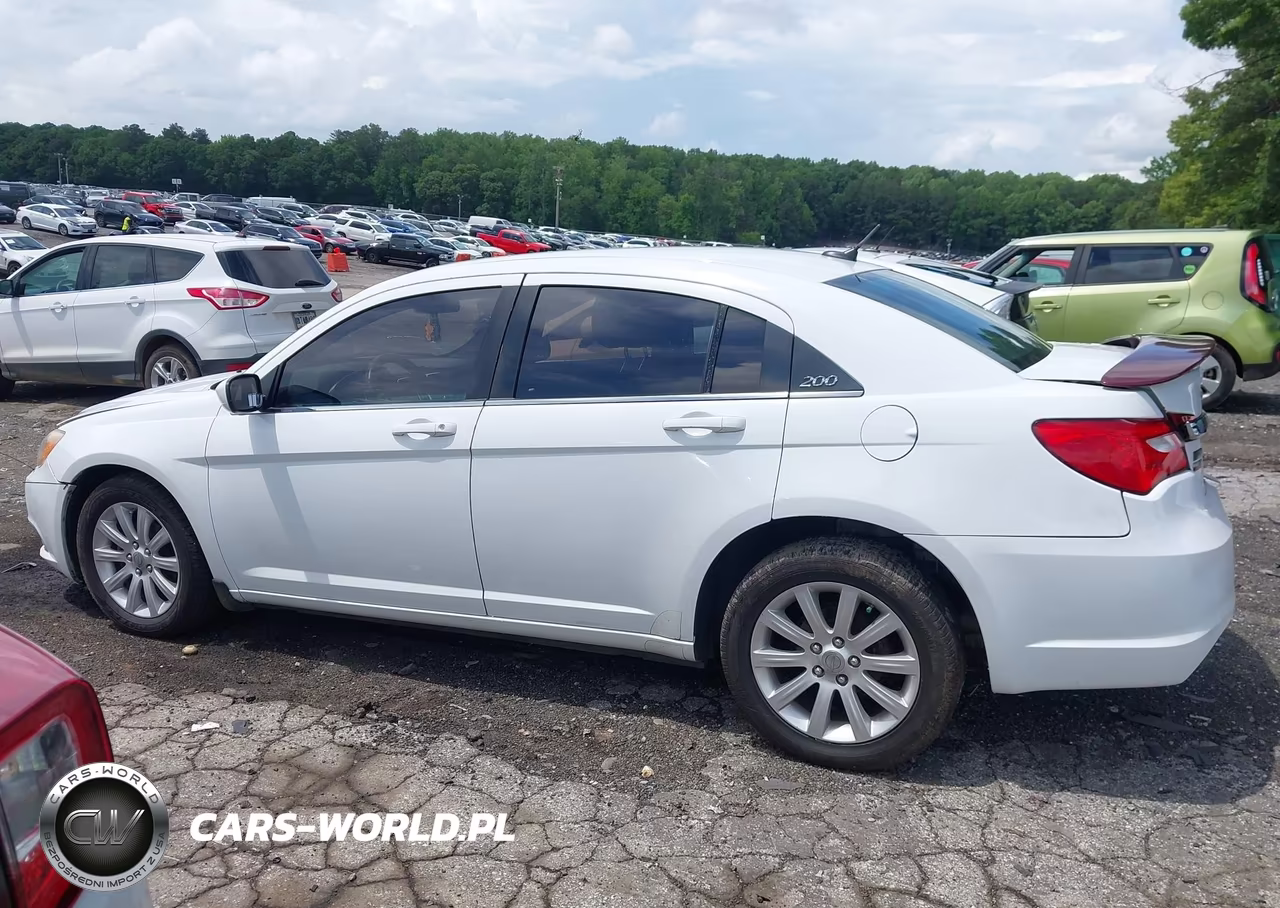 2013 Chrysler 200 Touring VIN:1C3CCBBG3DN558187 - 14