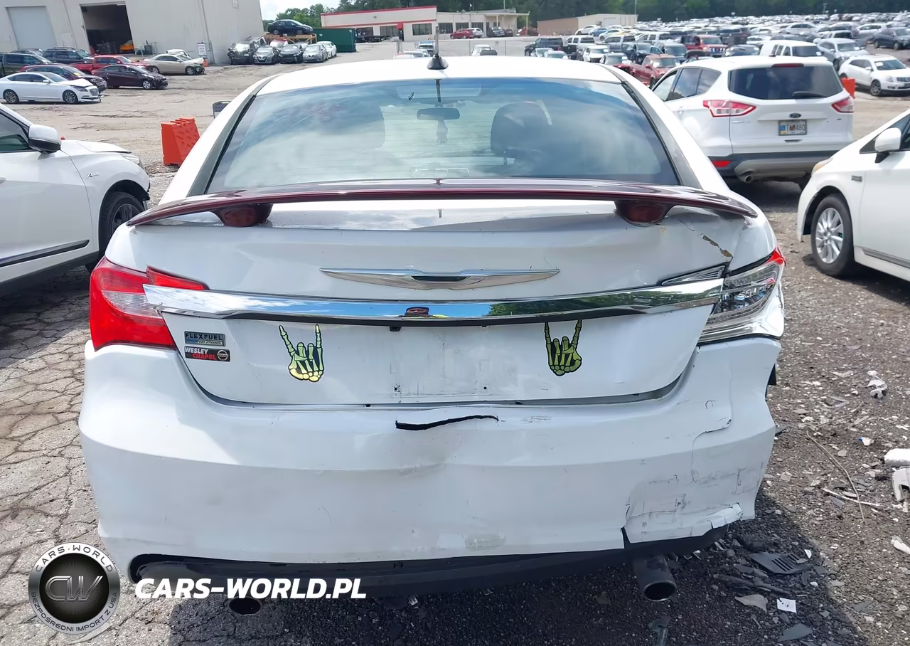 2013 Chrysler 200 Touring VIN:1C3CCBBG3DN558187 - 16