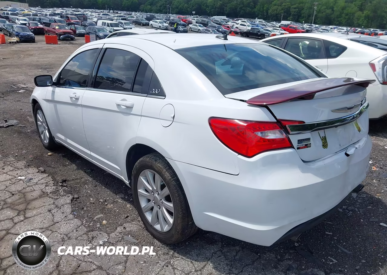 2013 Chrysler 200 Touring VIN:1C3CCBBG3DN558187 - 3