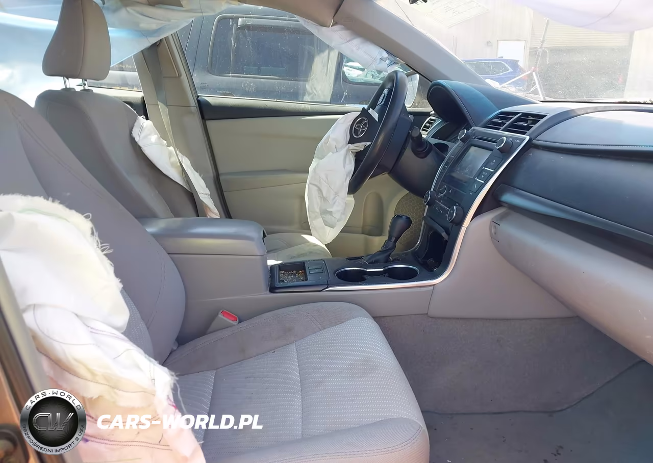 2015 Toyota Camry Hybrid Le VIN:4T1BD1FK6FU164409 - 5