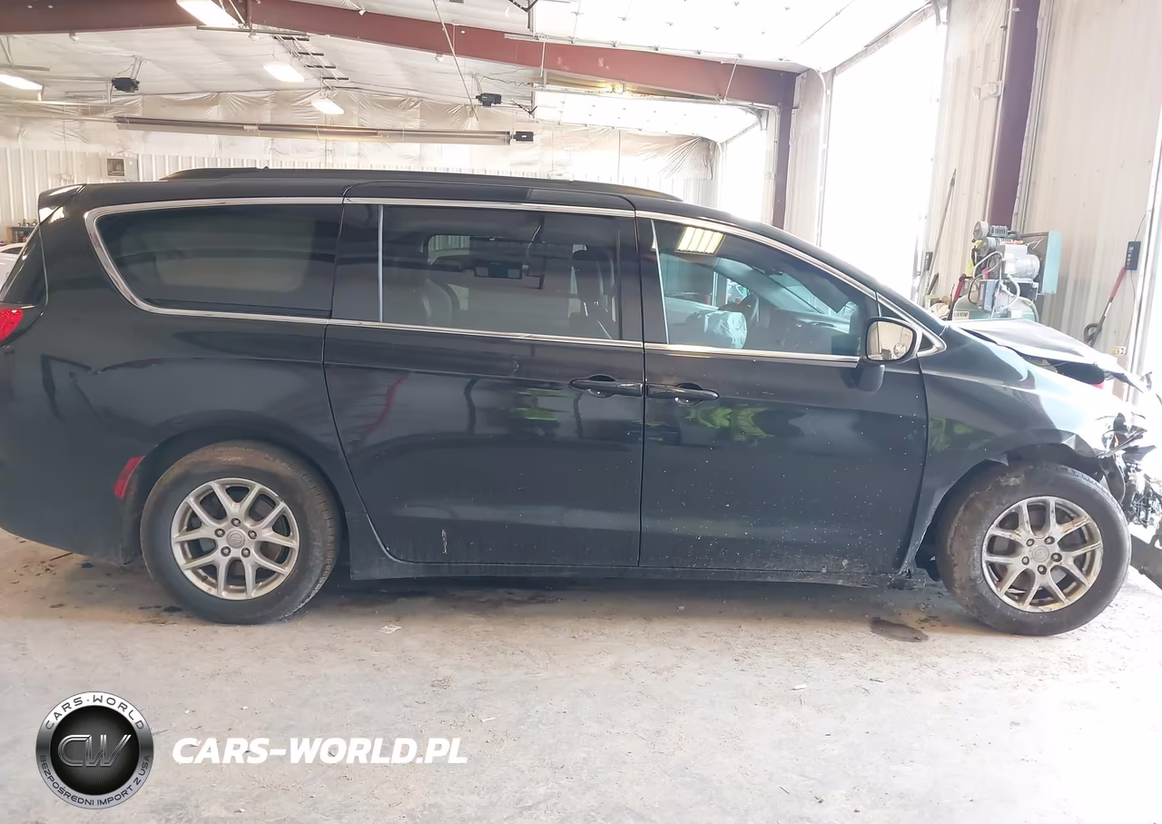 2020 Chrysler Voyager Lxi VIN:2C4RC1DGXLR146900 - 13
