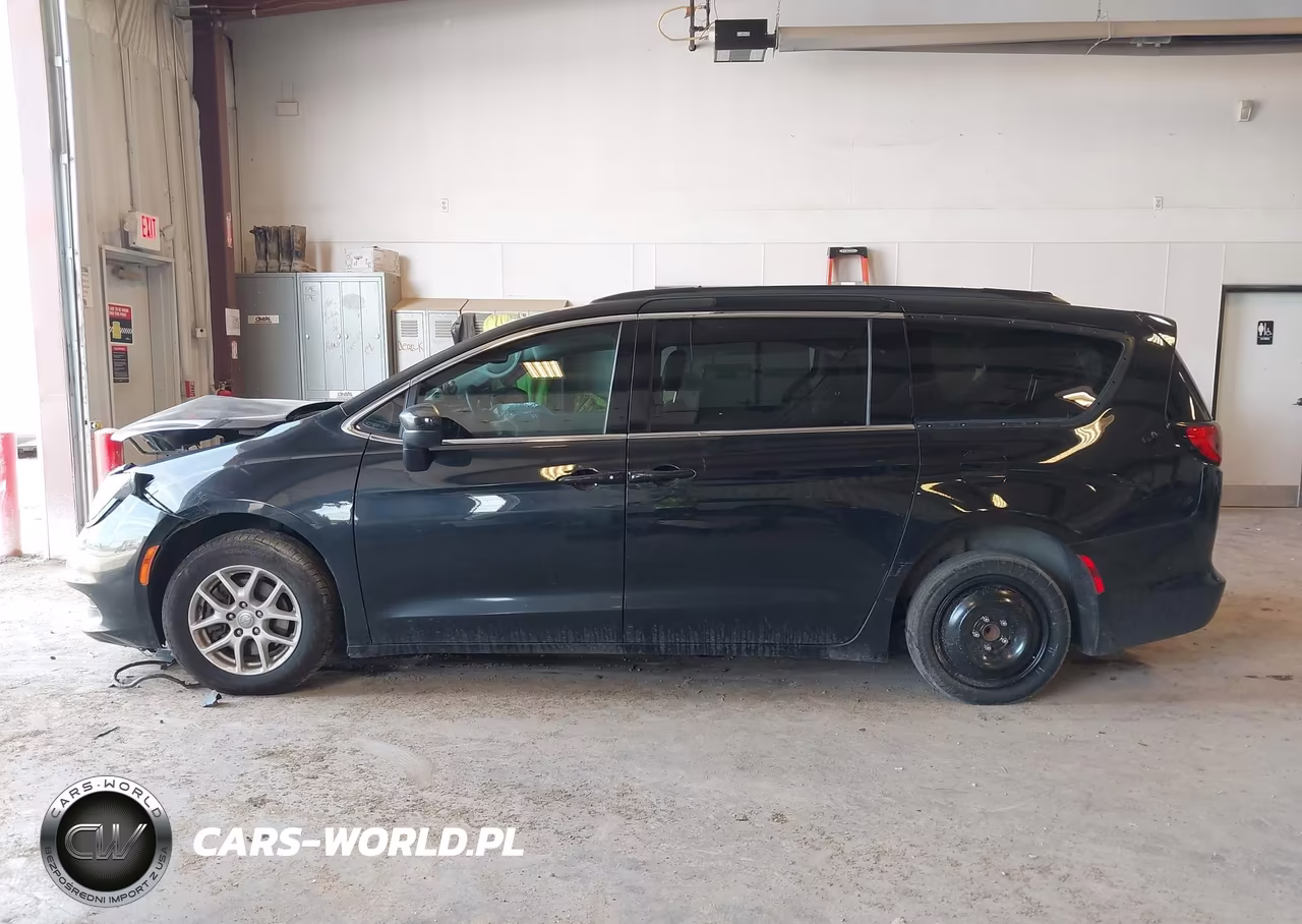 2020 Chrysler Voyager Lxi VIN:2C4RC1DGXLR146900 - 14