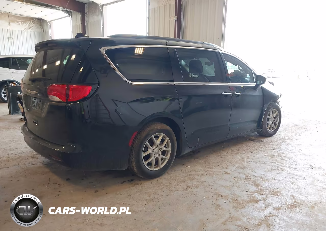 2020 Chrysler Voyager Lxi VIN:2C4RC1DGXLR146900 - 4