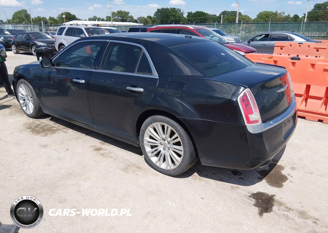 2013 Chrysler 300C VIN:2C3CCAETXDH519964 - 3