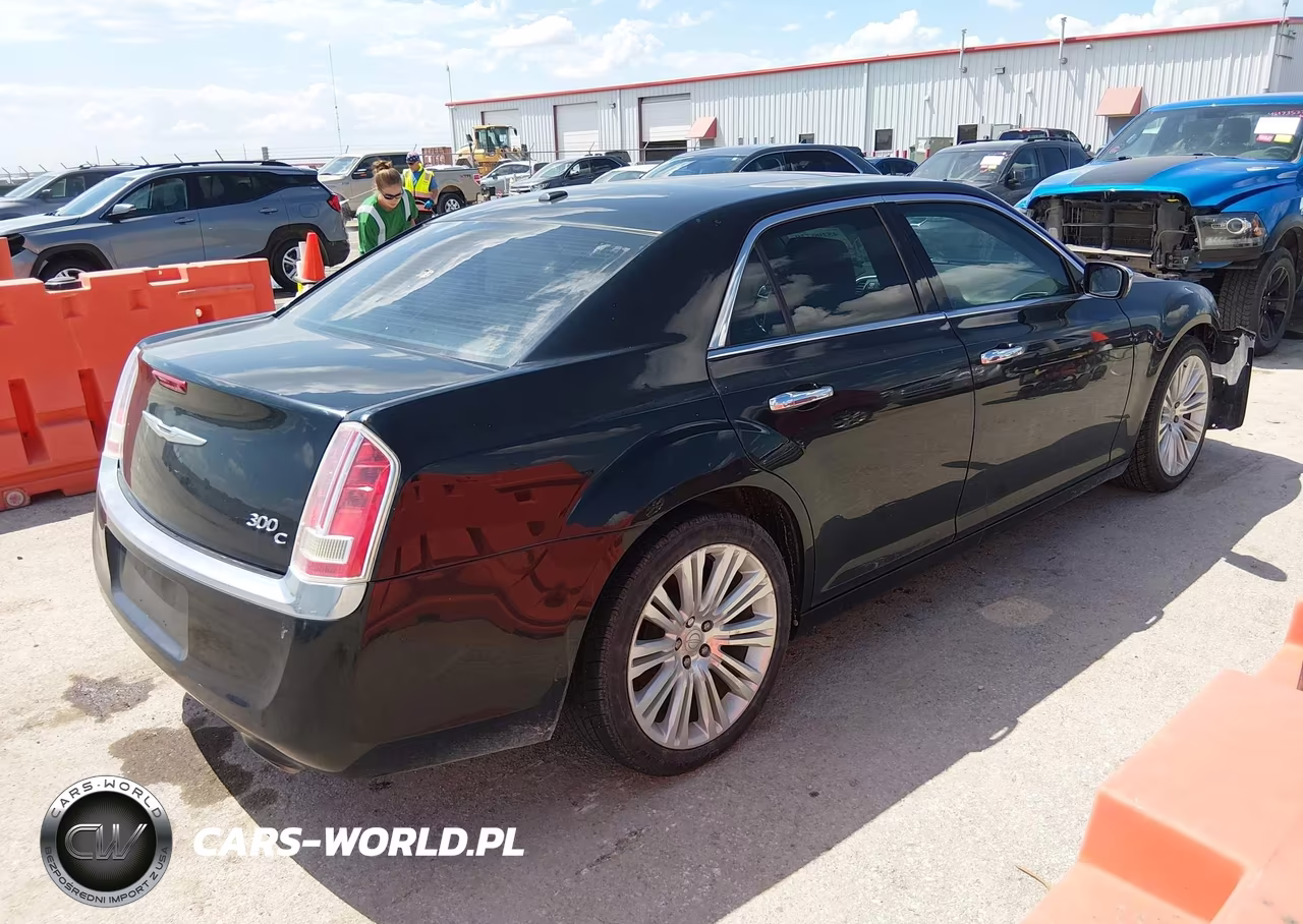 2013 Chrysler 300C VIN:2C3CCAETXDH519964 - 4
