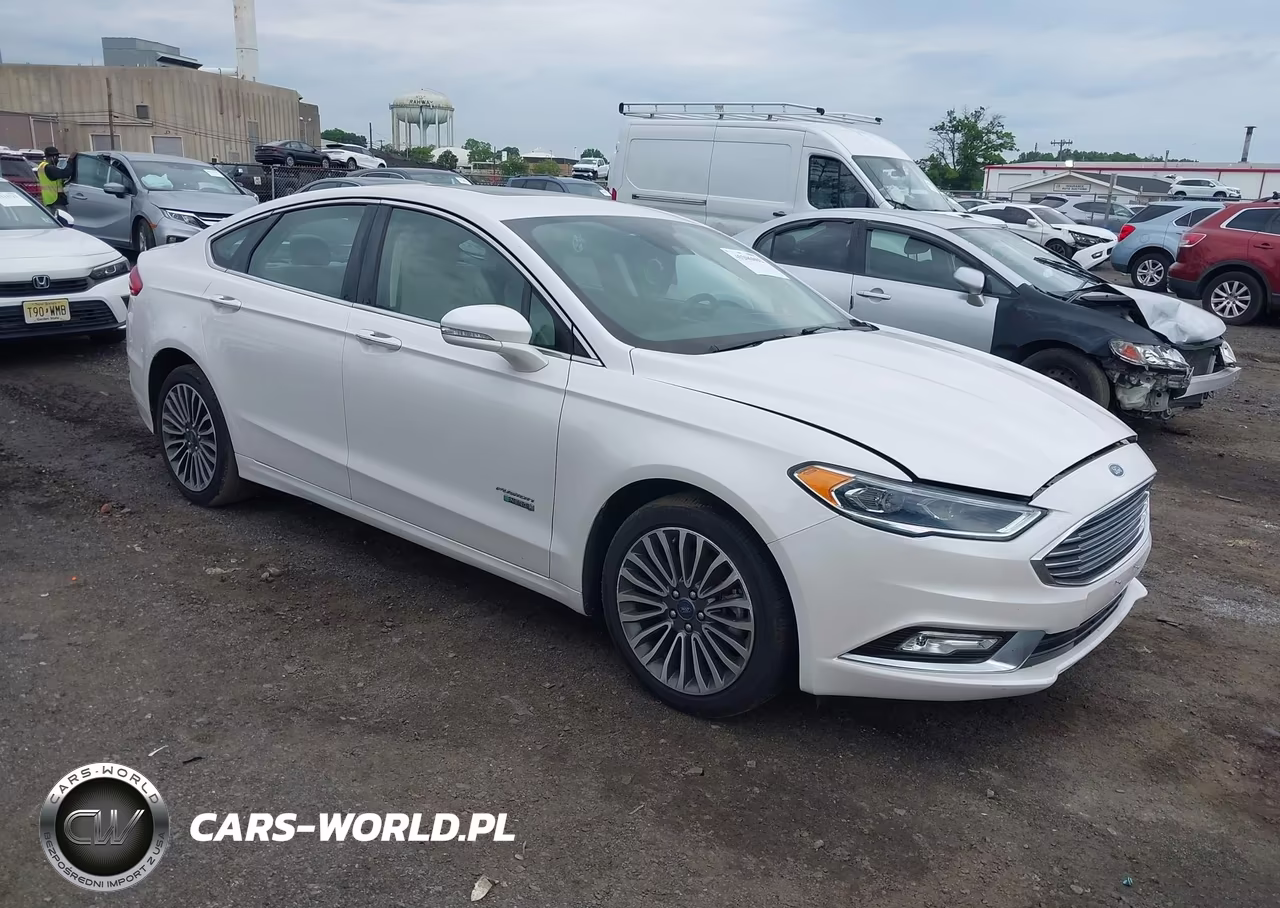 2018 Ford Fusion Energi Titanium – zdjęcie 1 z 16