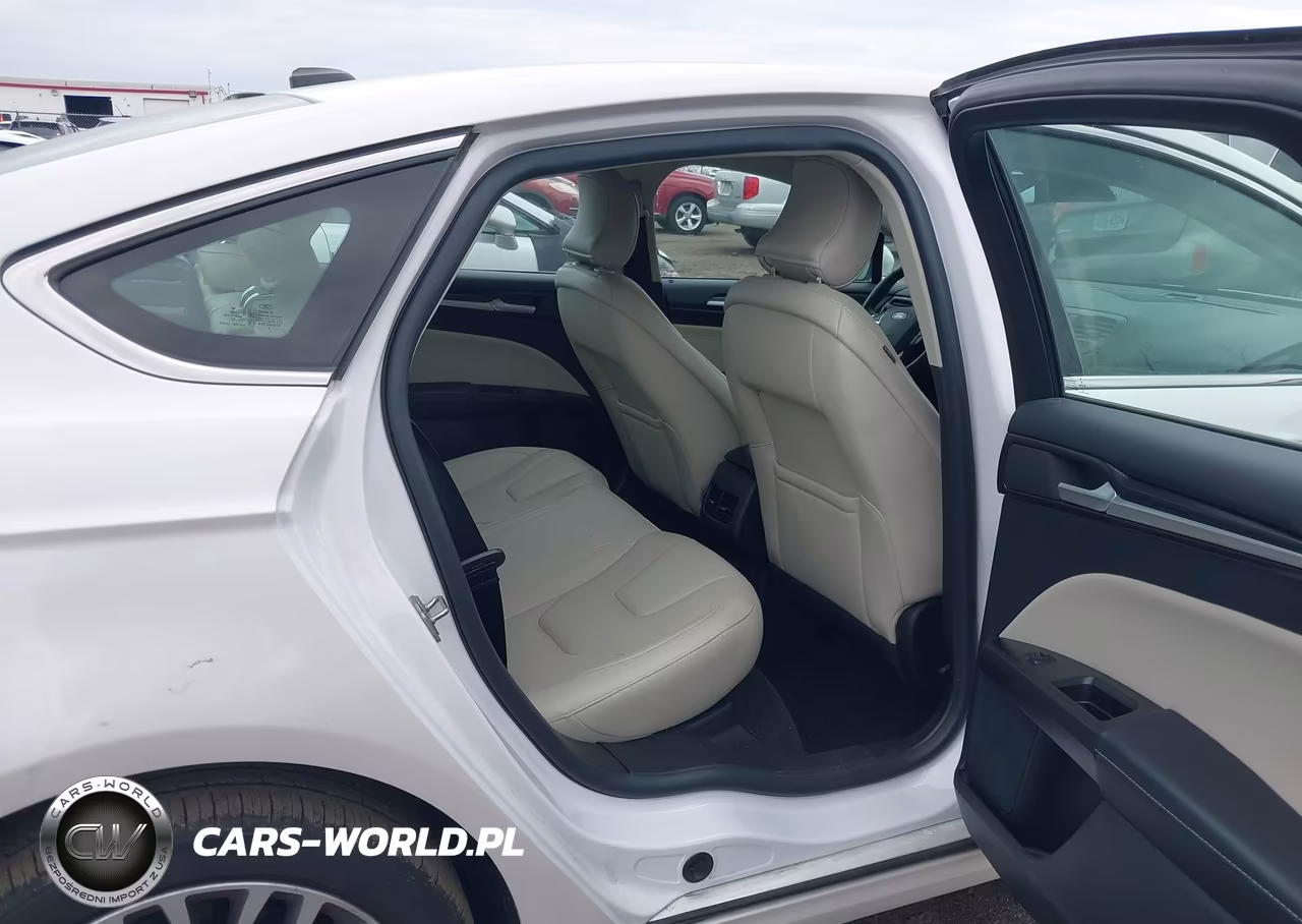 2018 Ford Fusion Energi Titanium VIN:3FA6P0SU4JR258518 - 8