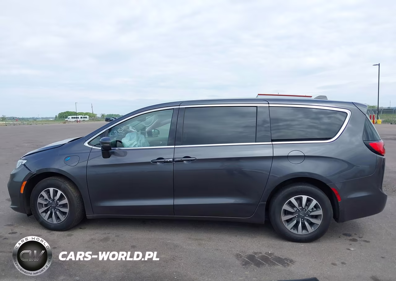 2022 Chrysler Pacifica Hybrid Touring L VIN:2C4RC1L72NR206771 - 14
