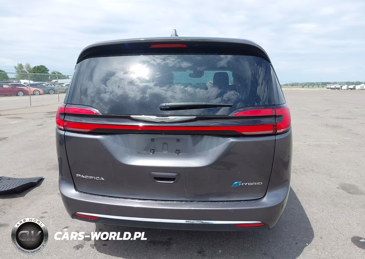 2022 Chrysler Pacifica Hybrid Touring L VIN:2C4RC1L72NR206771 - 16
