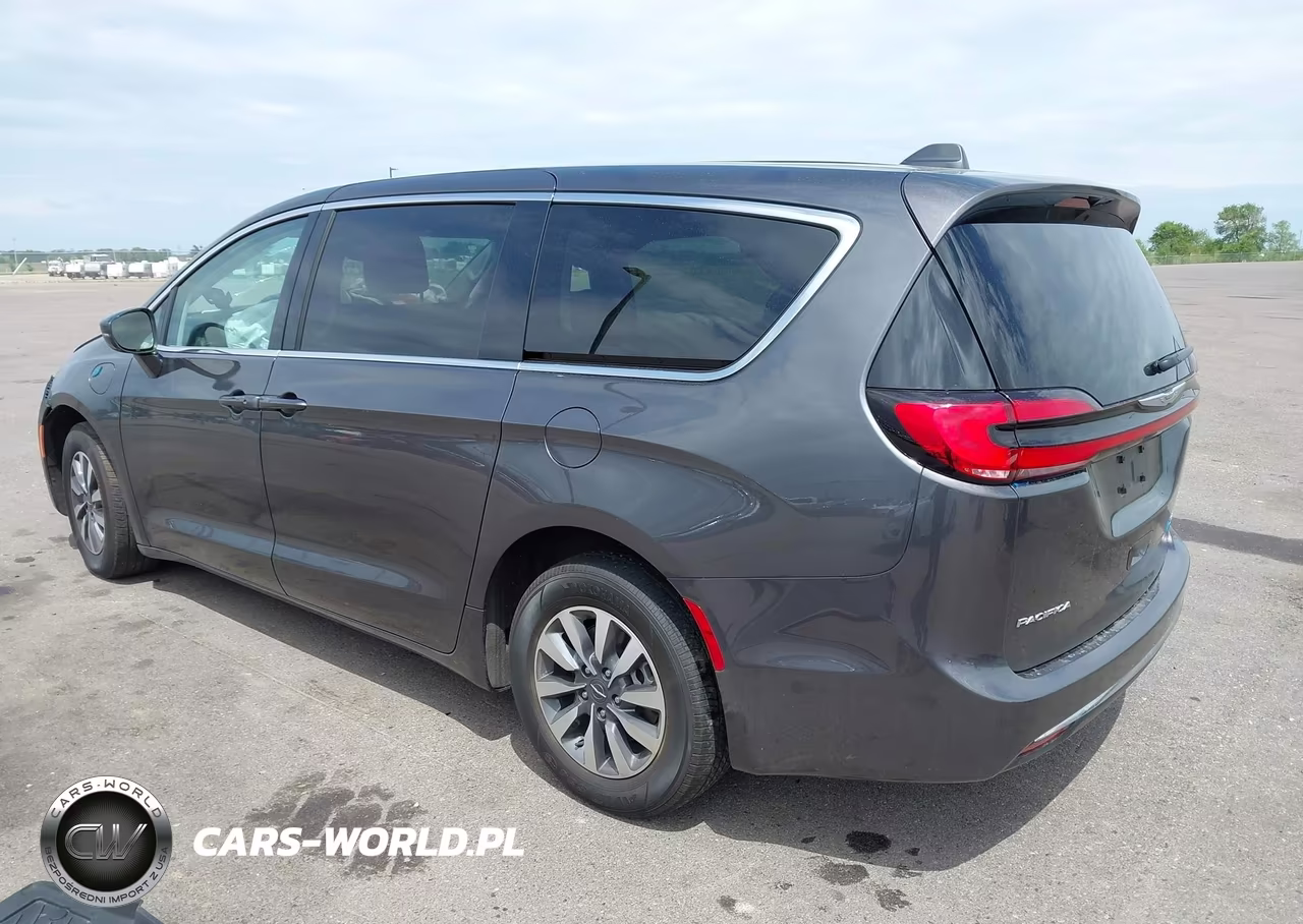 2022 Chrysler Pacifica Hybrid Touring L VIN:2C4RC1L72NR206771 - 3