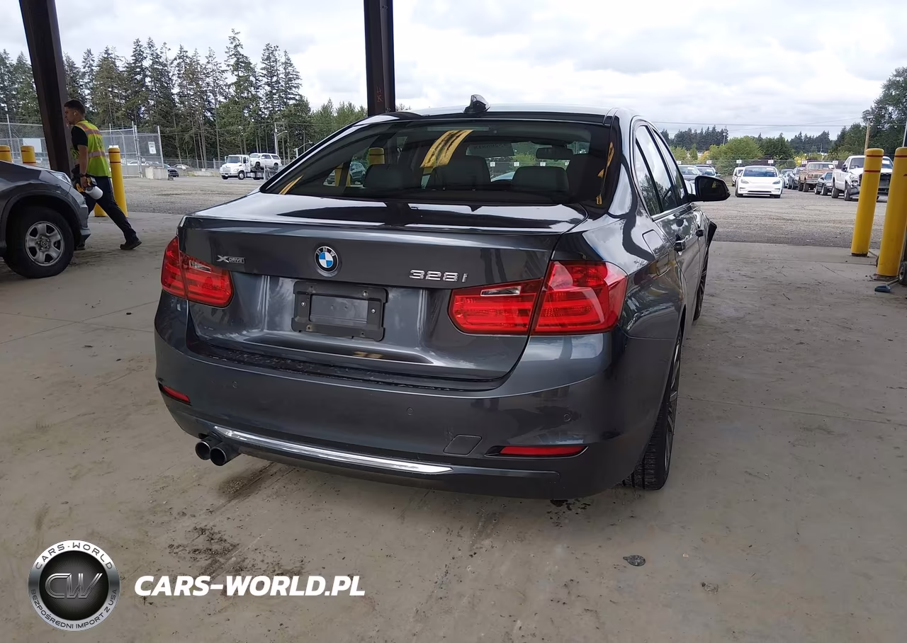 2013 BMW 328I xDrive VIN:WBA3B3C52DF534424 - 4