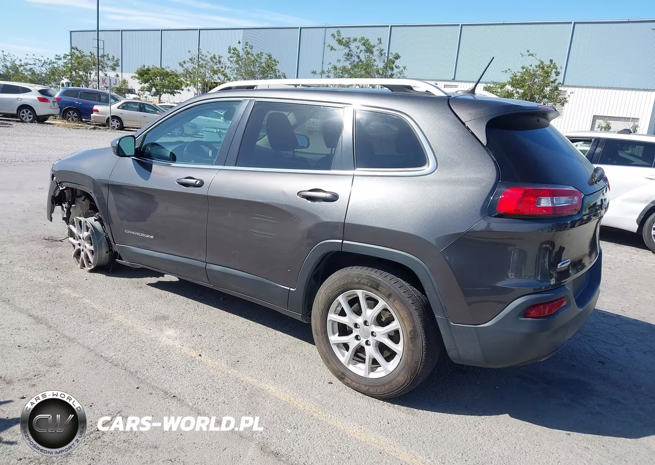2015 Jeep Cherokee Latitude VIN:1C4PJMCB1FW540379 - 3