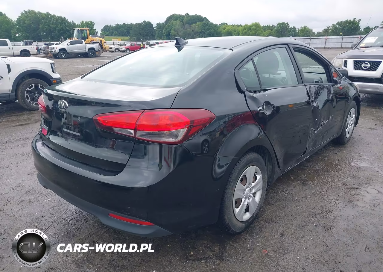 2017 Kia Forte Lx VIN:3KPFK4A73HE067847 - 4