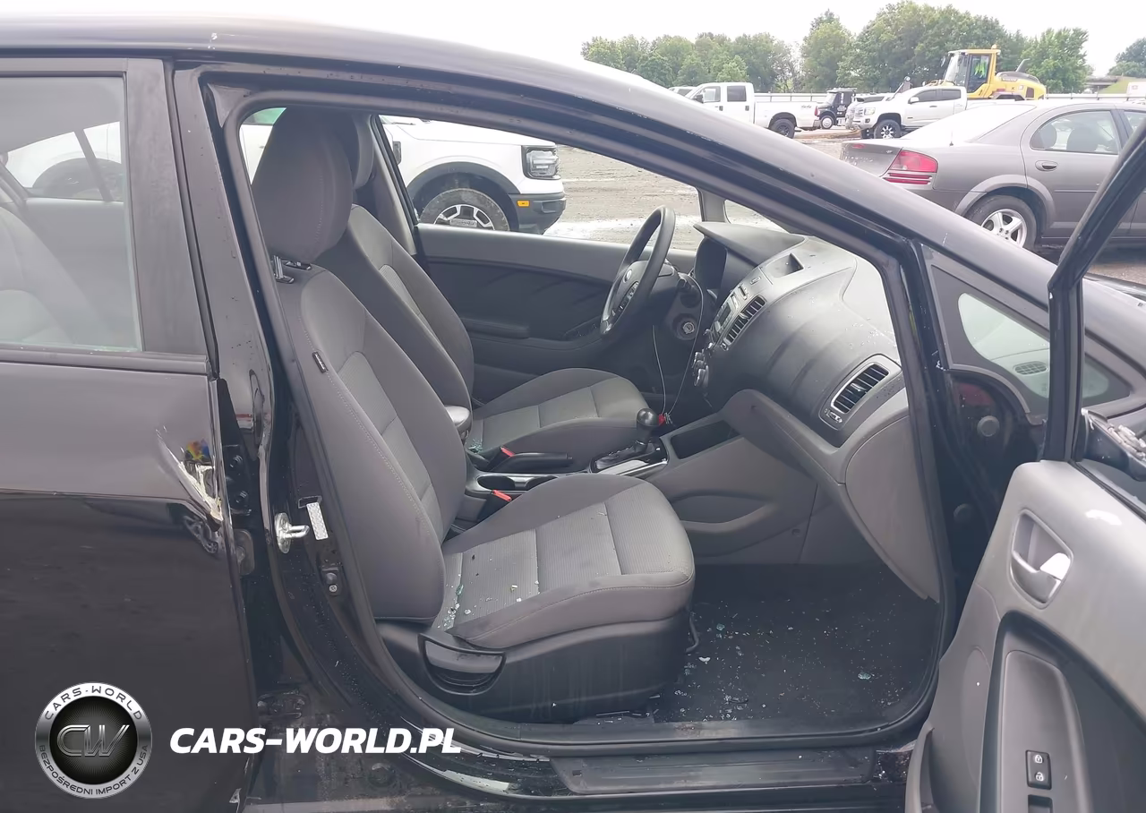 2017 Kia Forte Lx VIN:3KPFK4A73HE067847 - 5