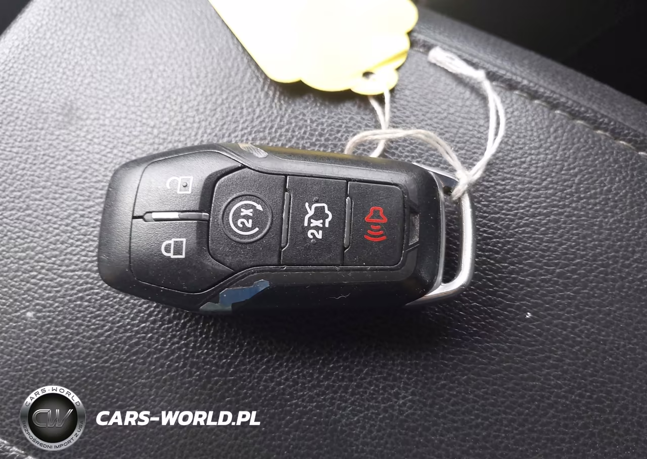 2016 Ford Fusion Titanium VIN:3FA6P0K97GR158515 - 11