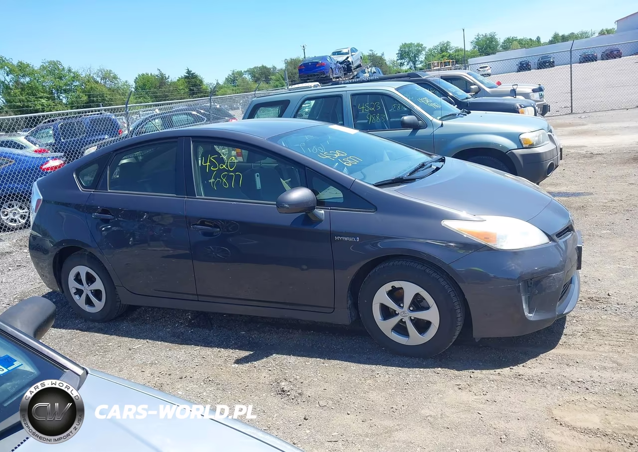 2014 Toyota Prius Two VIN:JTDKN3DU6E1743708 - 14