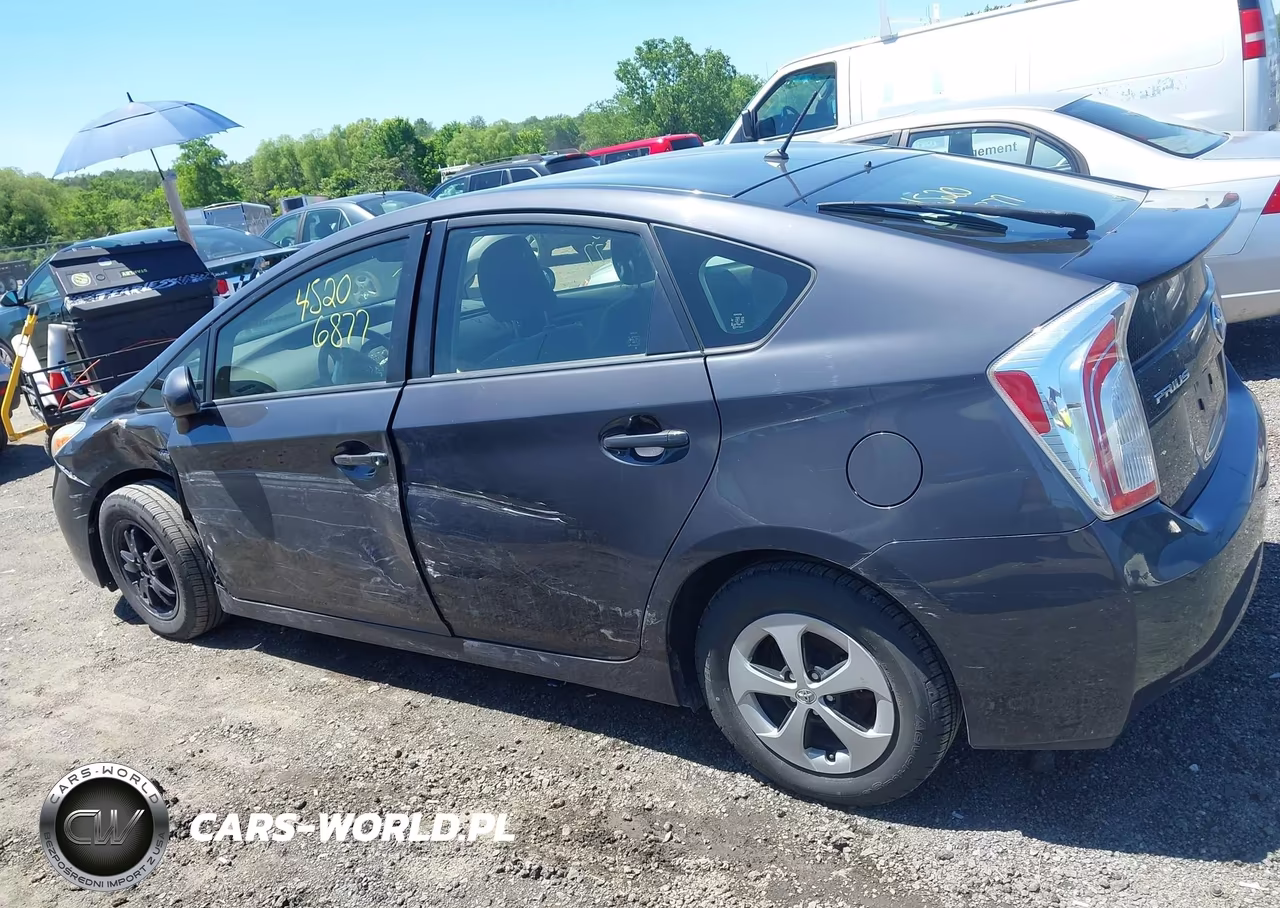 2014 Toyota Prius Two VIN:JTDKN3DU6E1743708 - 15