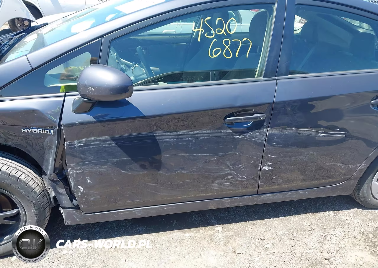 2014 Toyota Prius Two VIN:JTDKN3DU6E1743708 - 18