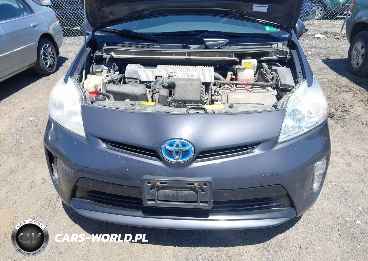 2014 Toyota Prius Two VIN:JTDKN3DU6E1743708 - 19