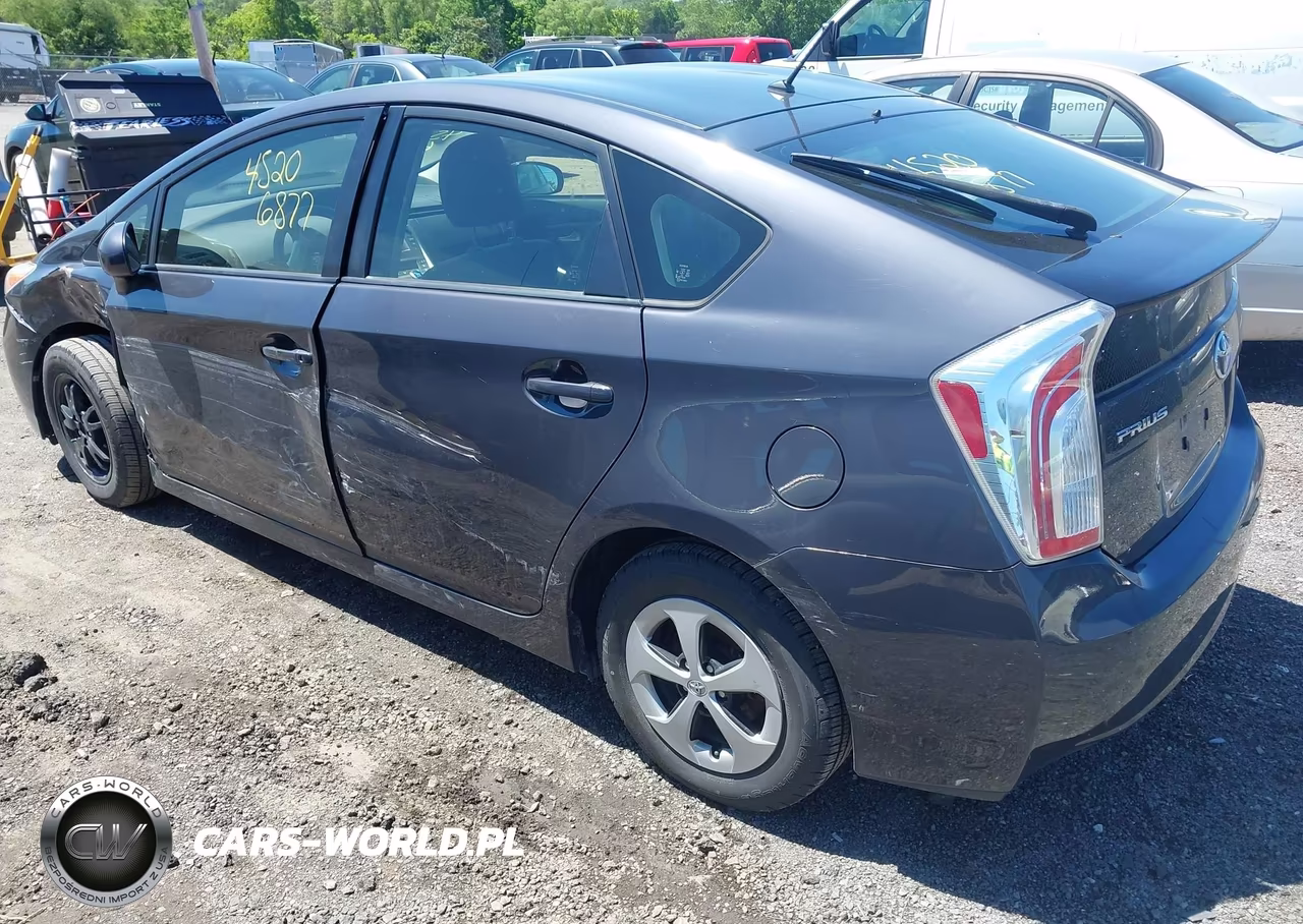 2014 Toyota Prius Two VIN:JTDKN3DU6E1743708 - 3