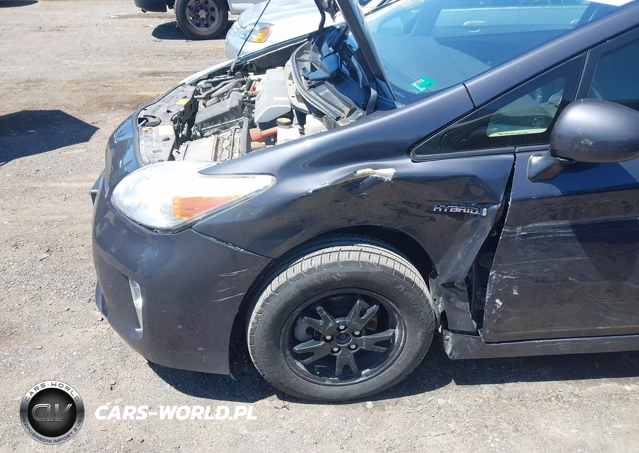 2014 Toyota Prius Two VIN:JTDKN3DU6E1743708 - 6