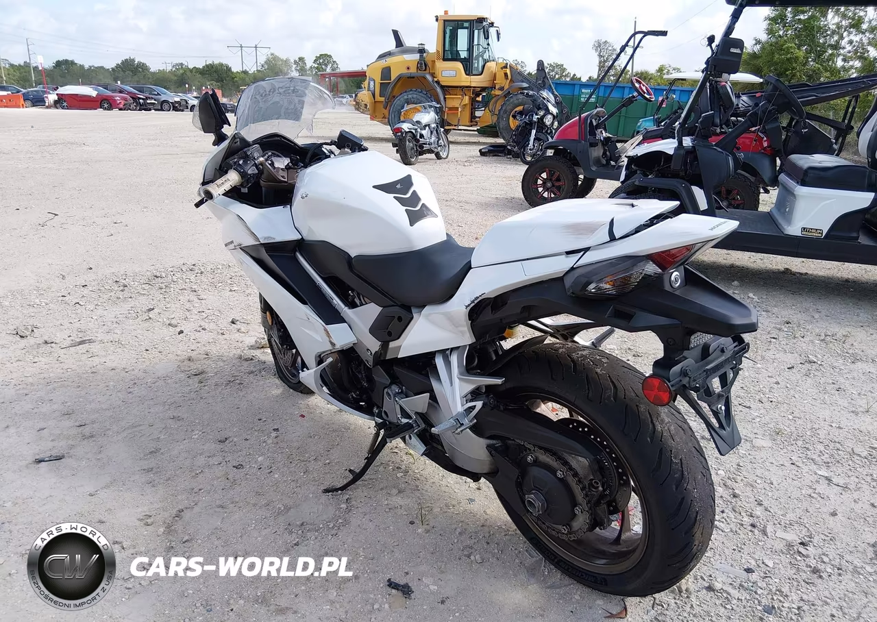 2015 Honda Vfr800 F VIN:JH2RC7956FK100212 - 3
