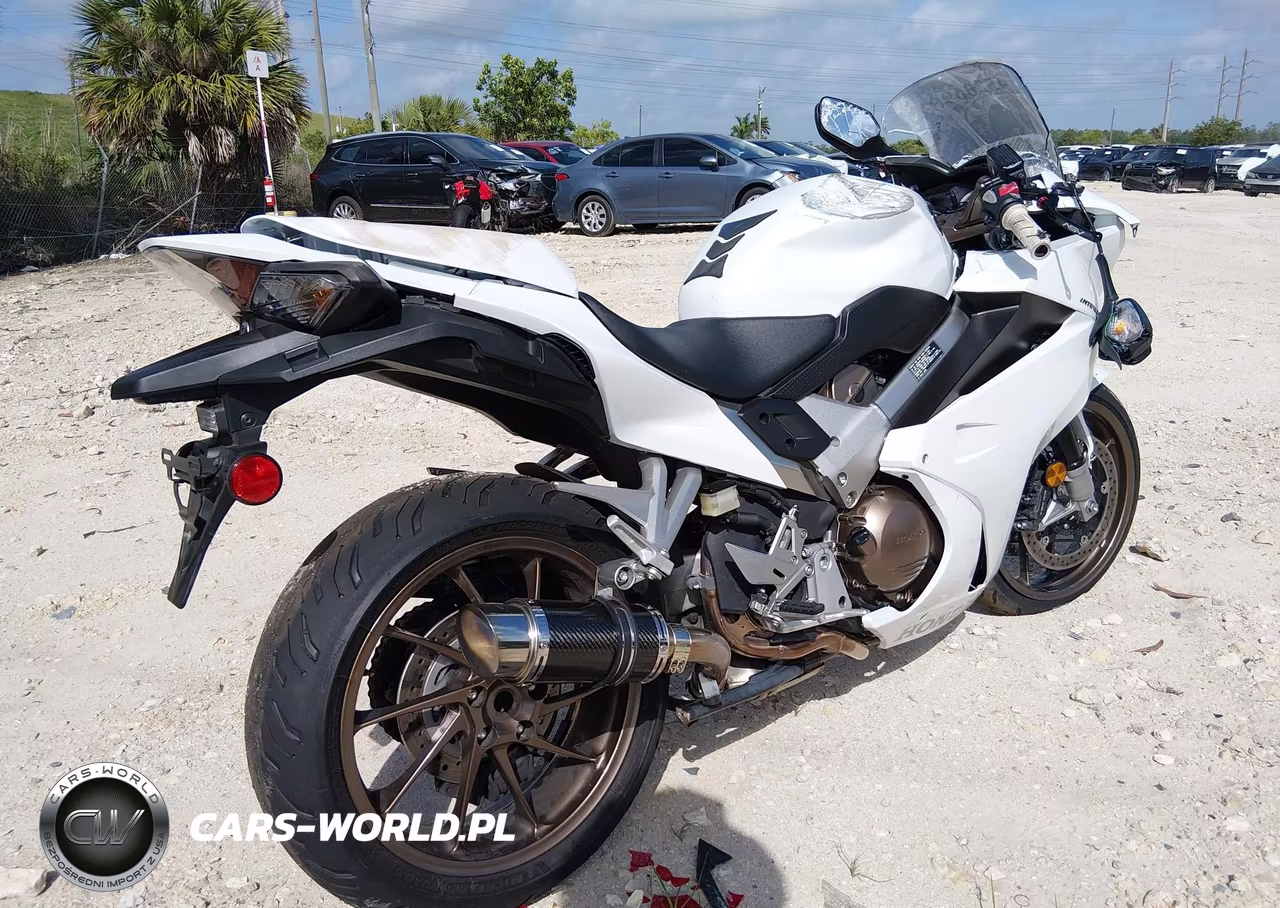 2015 Honda Vfr800 F VIN:JH2RC7956FK100212 - 4