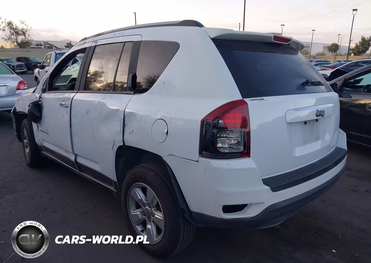 2015 Jeep Compass Sport VIN:1C4NJCBA2FD438546 - 3