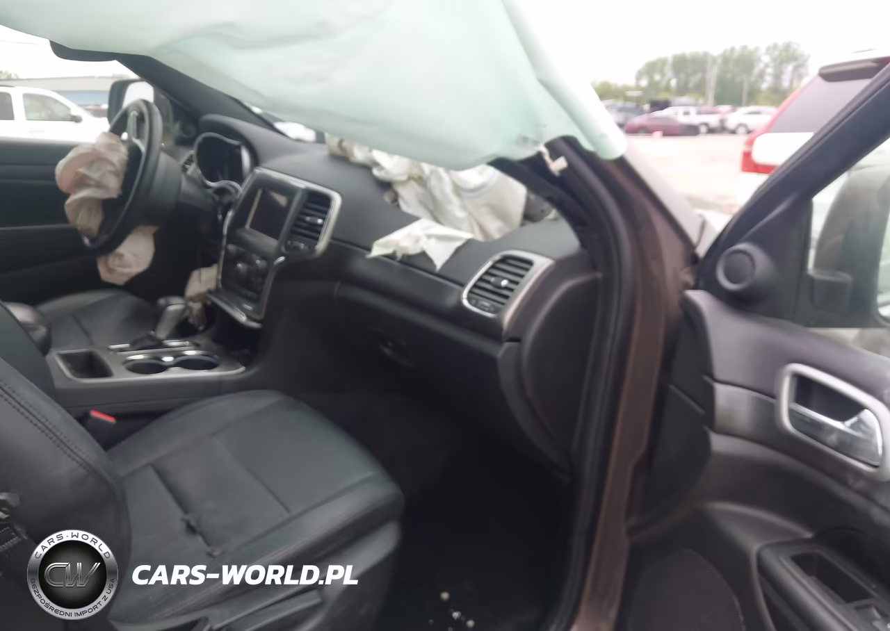 2018 Jeep Grand Cherokee Laredo E 4X4 VIN:1C4RJFAG4JC285708 - 5