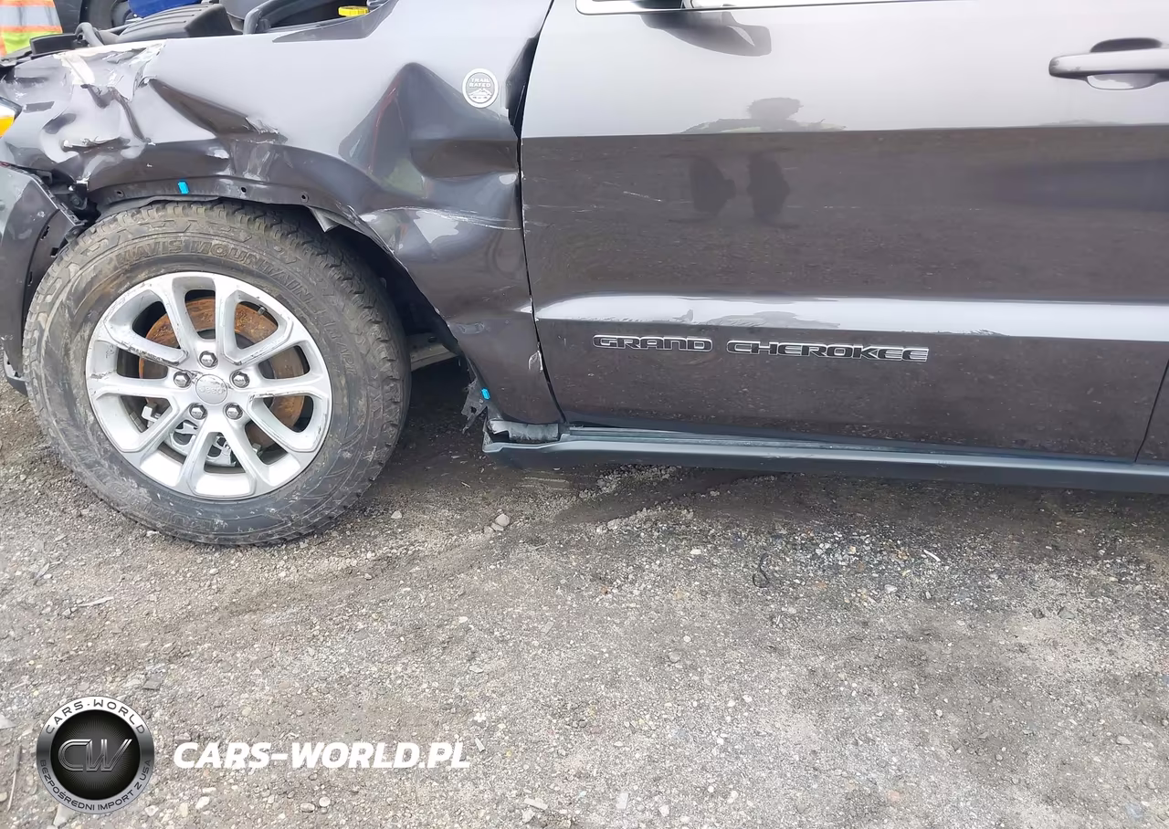 2021 Jeep Grand Cherokee Laredo E 4X4 VIN:1C4RJFAG3MC678619 - 18