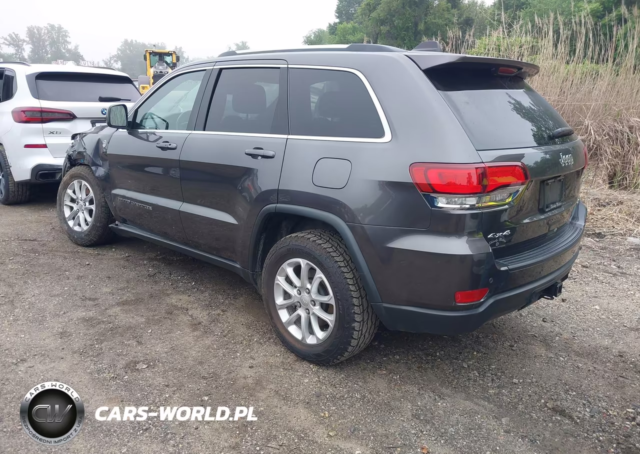 2021 Jeep Grand Cherokee Laredo E 4X4 VIN:1C4RJFAG3MC678619 - 3