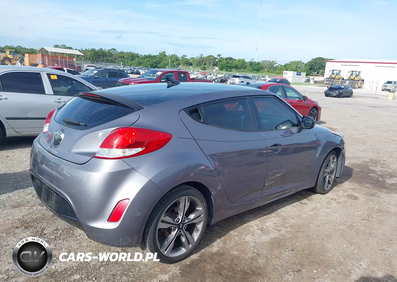 2017 Hyundai Veloster Value Edition VIN:KMHTC6AD0HU321951 - 4