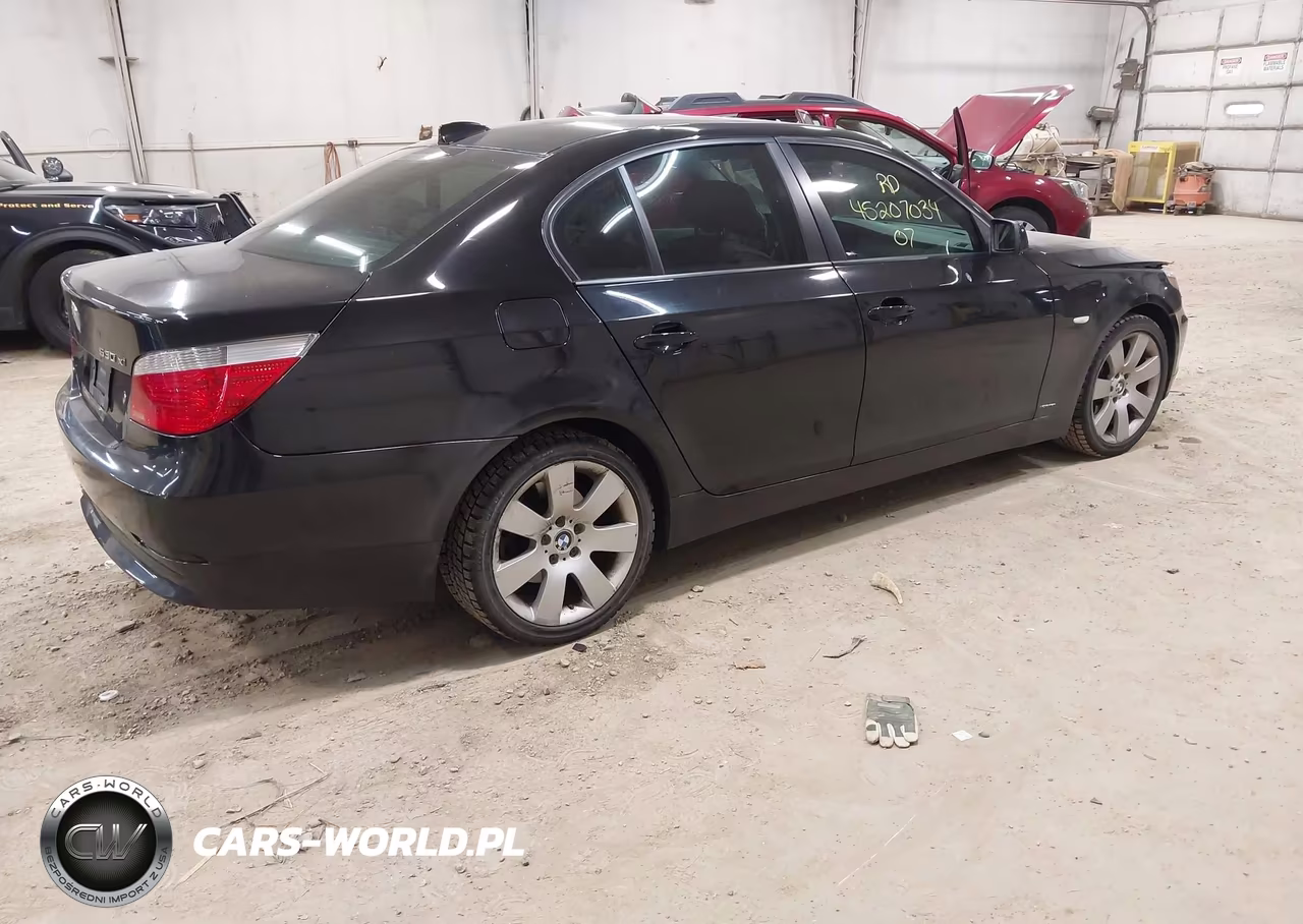 2007 BMW 530Xi VIN:WBANF73557CU24591 - 4