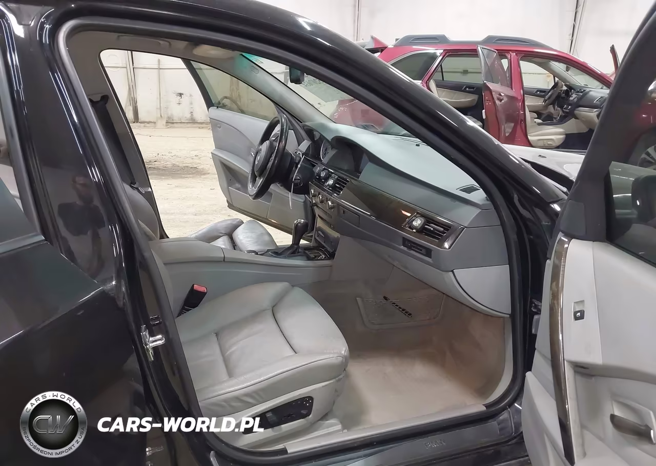 2007 BMW 530Xi VIN:WBANF73557CU24591 - 5
