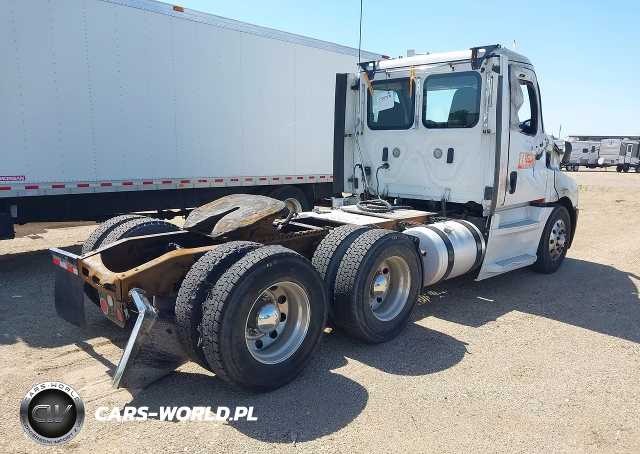 2020 Freightliner New Cascadia 126 VIN:1FUJHLDV9LLLU5401 - 4