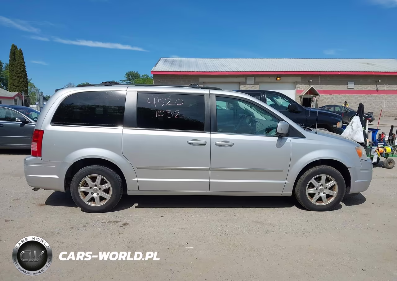 2010 Chrysler Town & Country Touring VIN:2A4RR5D13AR480307 - 14