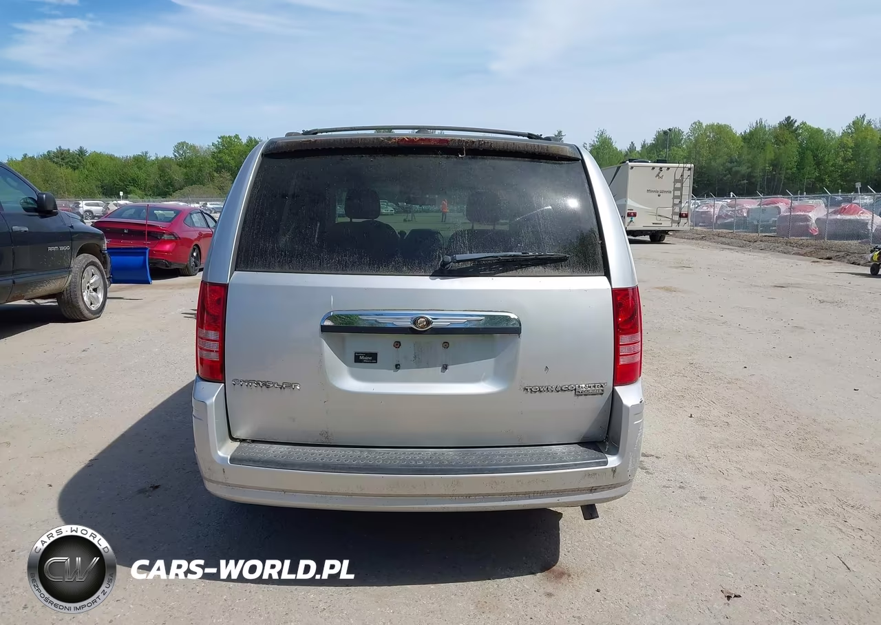 2010 Chrysler Town & Country Touring VIN:2A4RR5D13AR480307 - 15