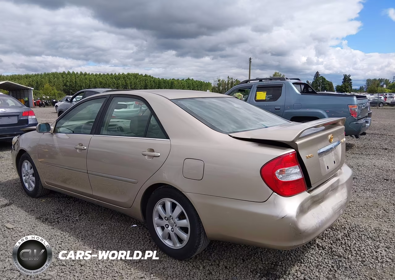 2003 Toyota Camry Xle VIN:JTDBE32K530149521 - 3