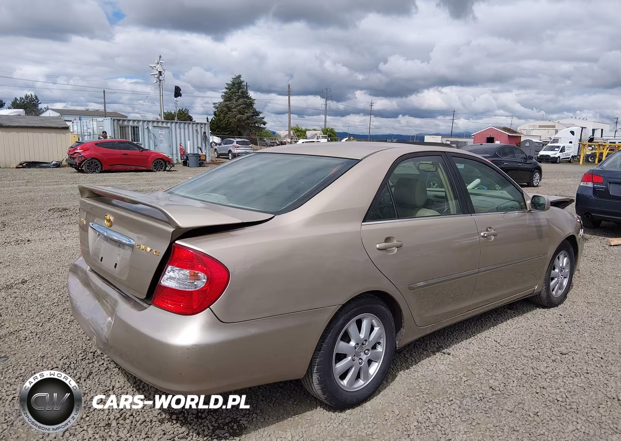 2003 Toyota Camry Xle VIN:JTDBE32K530149521 - 4