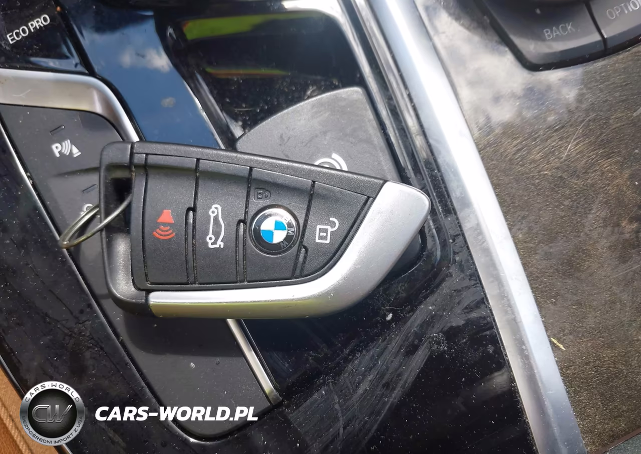 2018 BMW X3 xDrive30I VIN:5UXTR9C57JLD74685 - 11