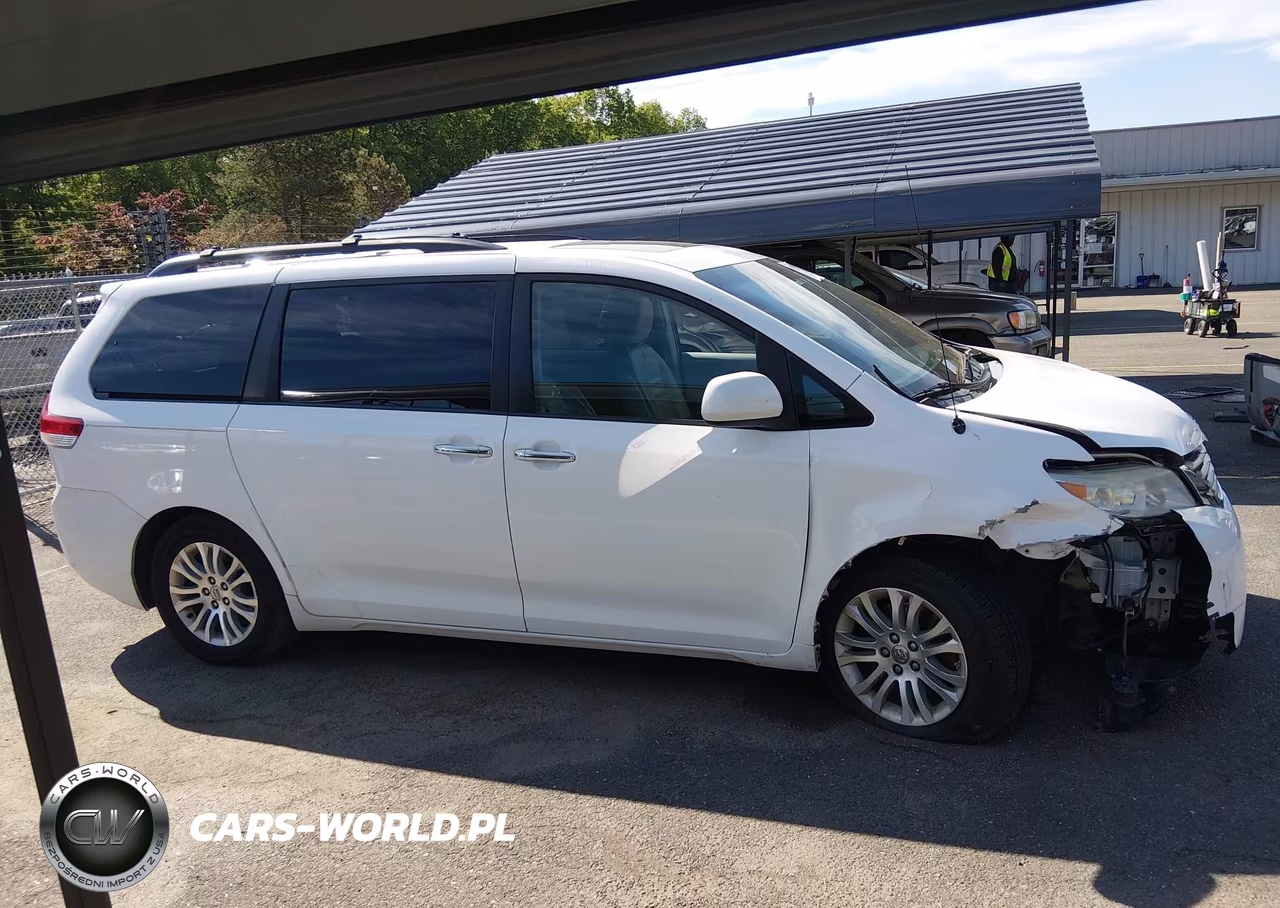 2013 Toyota Sienna Xle V6 8 Passenger VIN:5TDYK3DC2DS303965 - 13